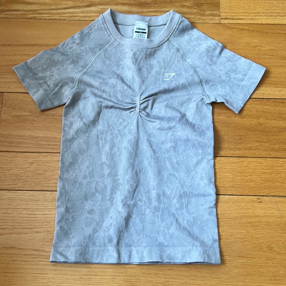 Gym shark gray workout top